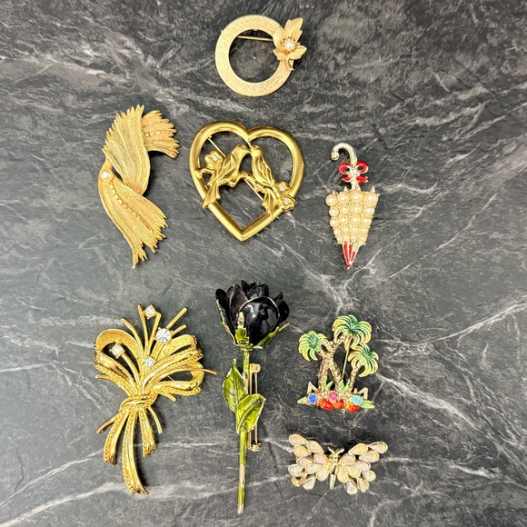 Vintage Brooch Lot (8) - Picture 1 of 16